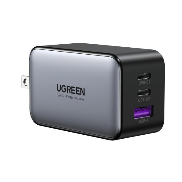 Ugreen 65 W charger, front view